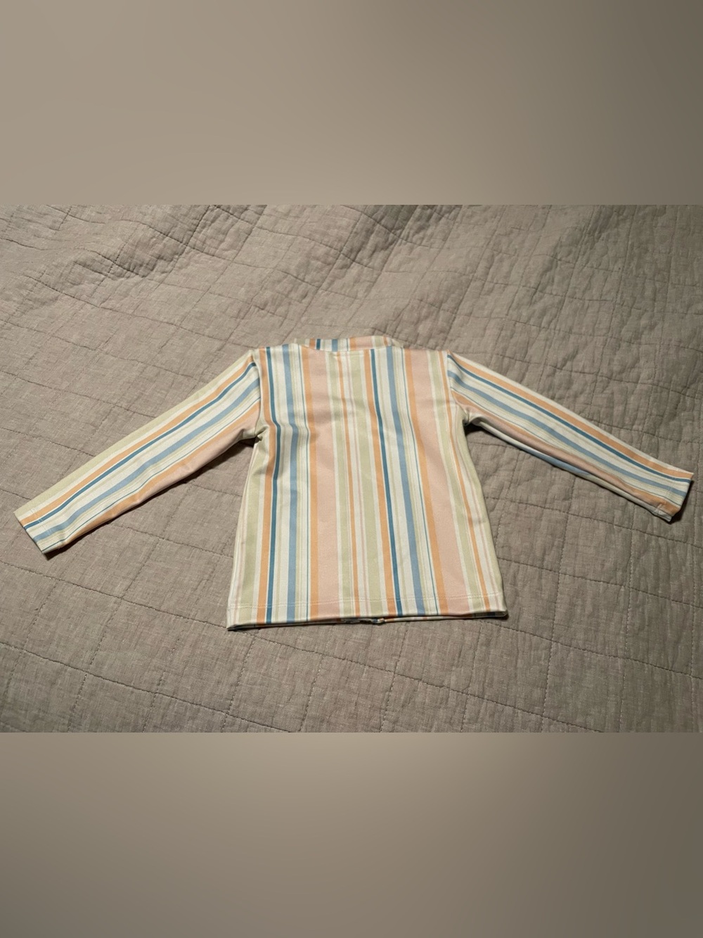 2T Imagine Perry Rashguard - Picture 2 of 3
